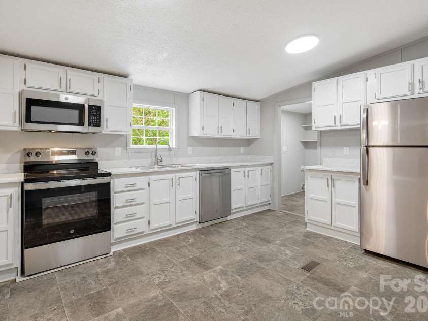 90 High Point Road, Weaverville, NC 28787.  MLS# CAR4376876, YatesRealty ID 17445. 