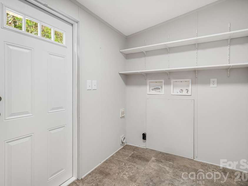 90 High Point Road, Weaverville, NC 28787.  MLS# CAR4376876, YatesRealty ID 17445. 