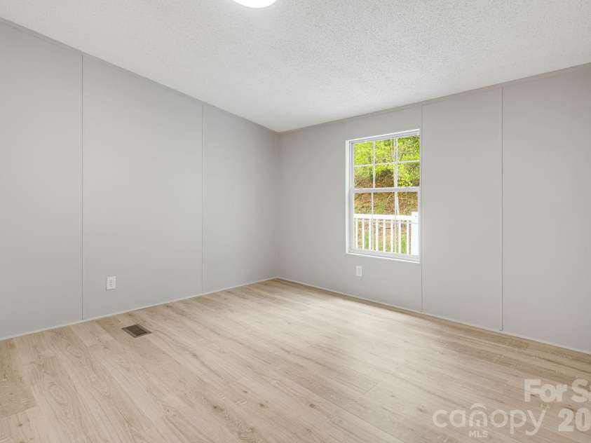 90 High Point Road, Weaverville, NC 28787.  MLS# CAR4376876, YatesRealty ID 17445. 