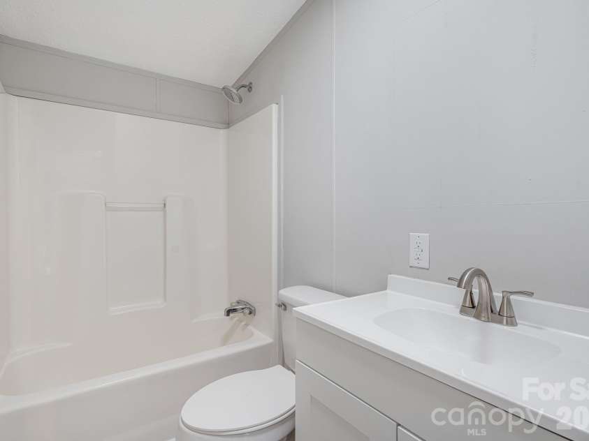 90 High Point Road, Weaverville, NC 28787.  MLS# CAR4376876, YatesRealty ID 17445. 
