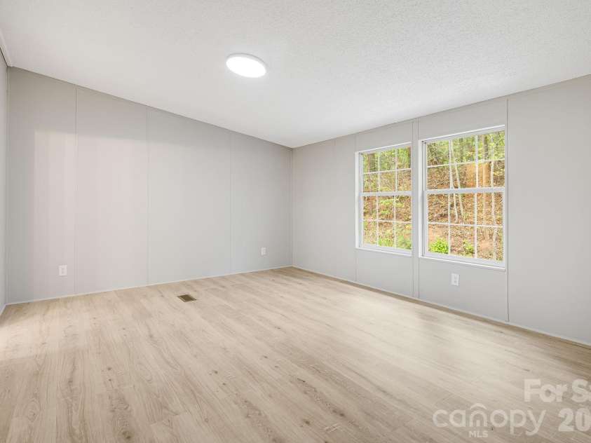 90 High Point Road, Weaverville, NC 28787.  MLS# CAR4376876, YatesRealty ID 17445. 
