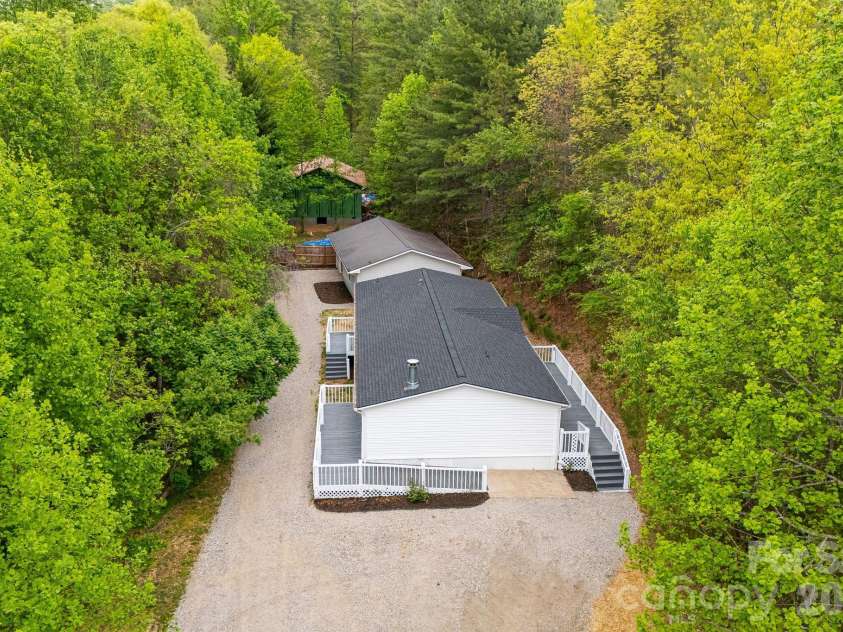 90 High Point Road, Weaverville, NC 28787.  MLS# CAR4376876, YatesRealty ID 17445. 