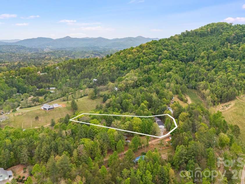 90 High Point Road, Weaverville, NC 28787.  MLS# CAR4376876, YatesRealty ID 17445. 