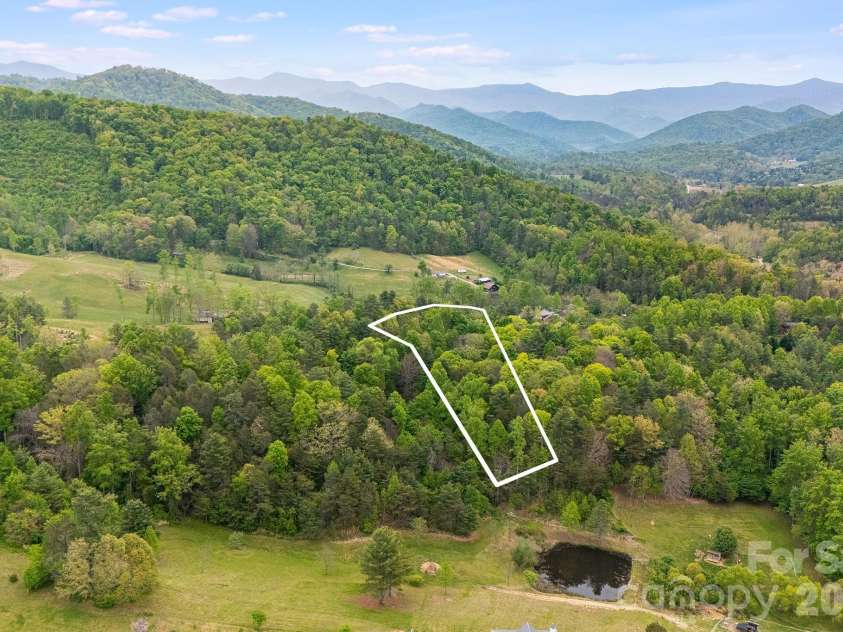 90 High Point Road, Weaverville, NC 28787.  MLS# CAR4376876, YatesRealty ID 17445. 