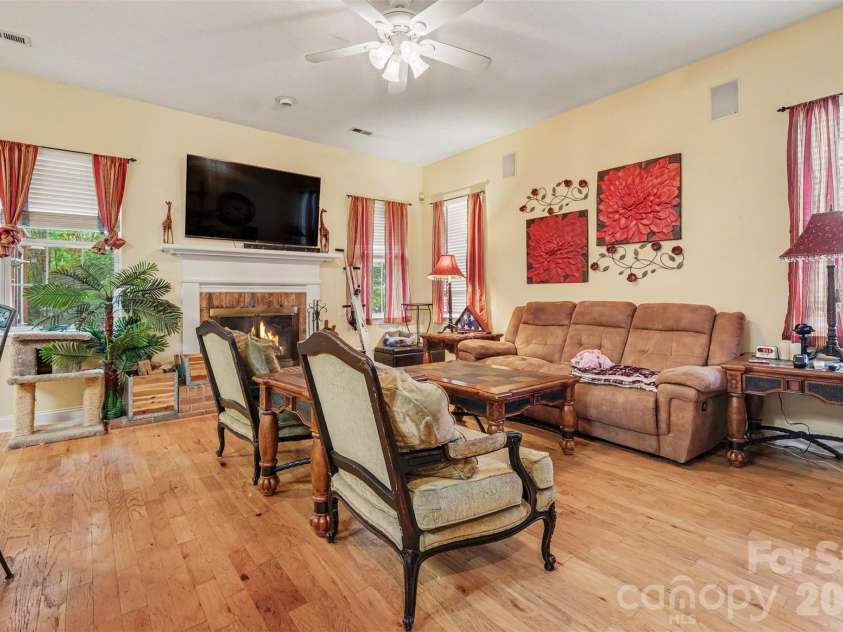 12310 Panthersville Drive, Charlotte, NC 28269.  MLS# CAR4375642, YatesRealty ID 17447. 
