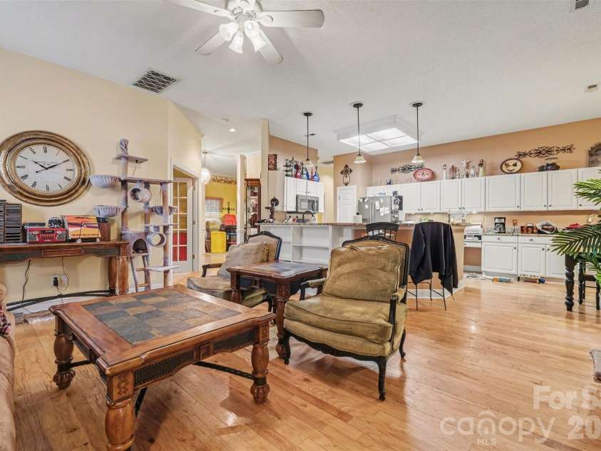 12310 Panthersville Drive, Charlotte, NC 28269.  MLS# CAR4375642, YatesRealty ID 17447. 