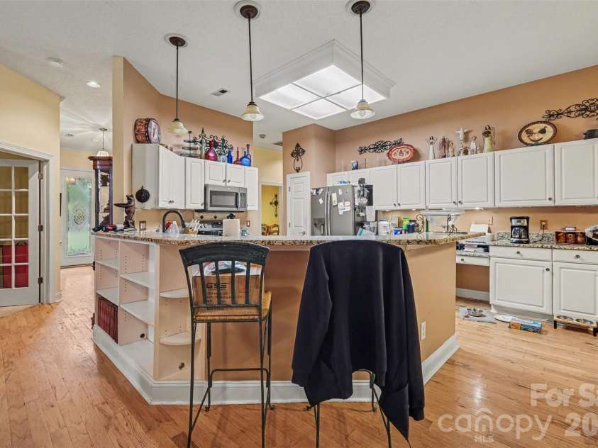 12310 Panthersville Drive, Charlotte, NC 28269.  MLS# CAR4375642, YatesRealty ID 17447. 