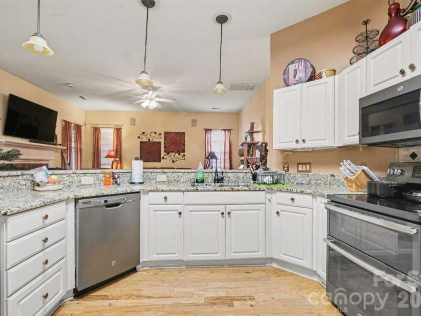 12310 Panthersville Drive, Charlotte, NC 28269.  MLS# CAR4375642, YatesRealty ID 17447. 