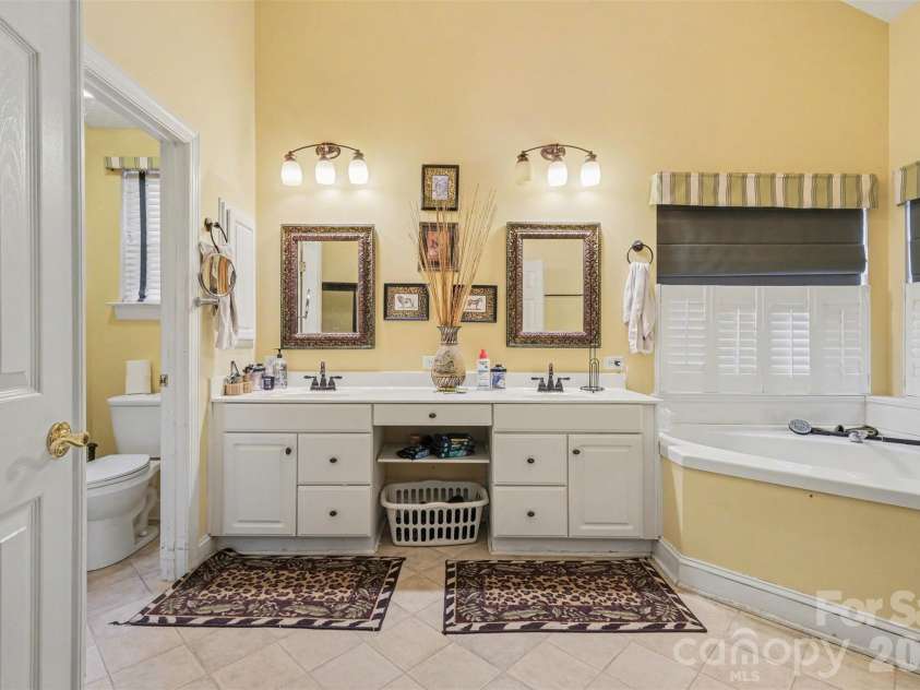12310 Panthersville Drive, Charlotte, NC 28269.  MLS# CAR4375642, YatesRealty ID 17447. 