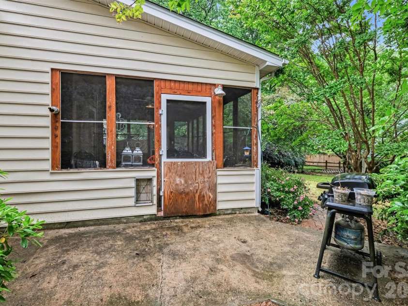 12310 Panthersville Drive, Charlotte, NC 28269.  MLS# CAR4375642, YatesRealty ID 17447. 