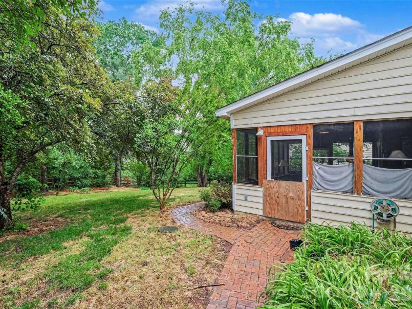 12310 Panthersville Drive, Charlotte, NC 28269.  MLS# CAR4375642, YatesRealty ID 17447. 