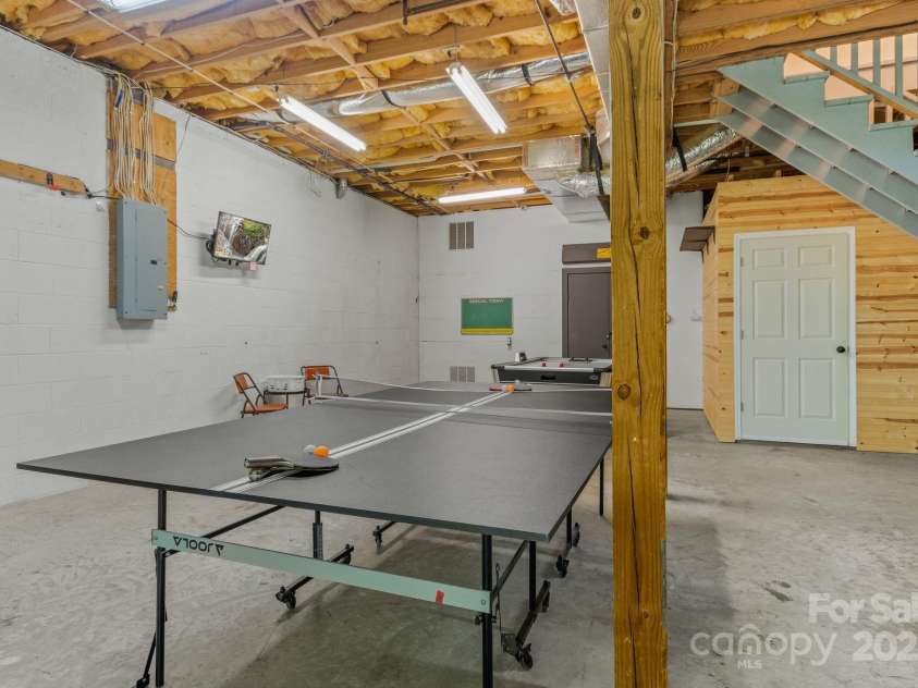 136 Grouse Point Road, Hot Springs, NC 28743.  MLS# CAR4309284, YatesRealty ID 17447. 