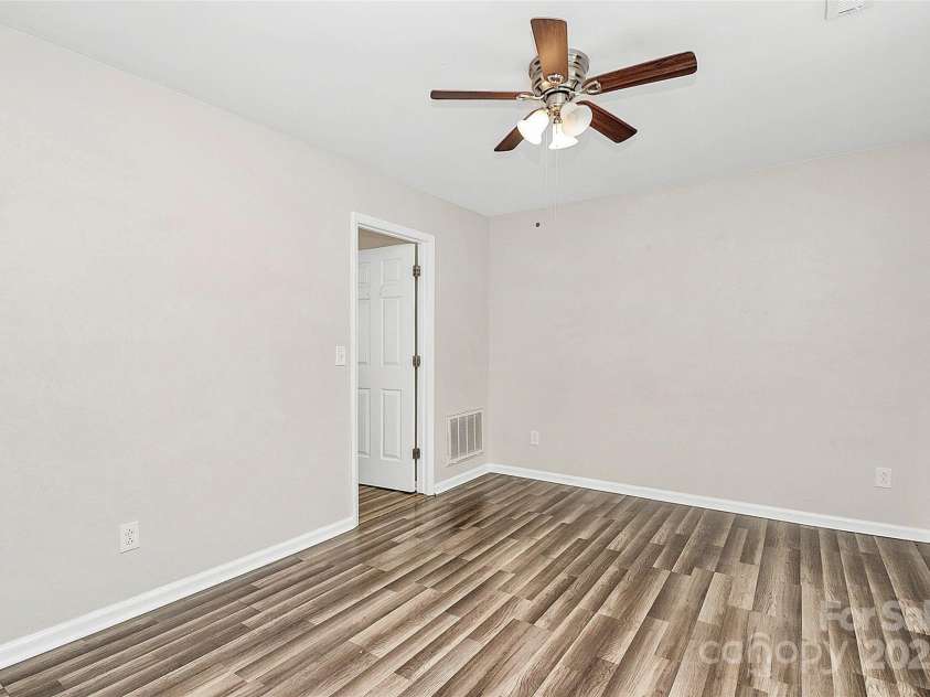 10945 Wiltshire Lane, Charlotte, NC 28262.  MLS# CAR4261143, YatesRealty ID 17448. 