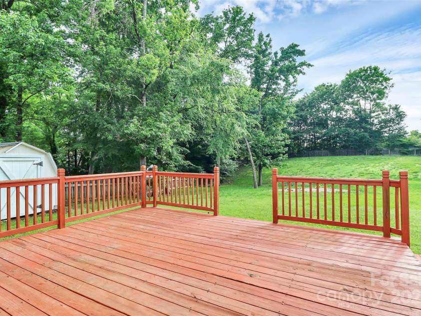 10945 Wiltshire Lane, Charlotte, NC 28262.  MLS# CAR4261143, YatesRealty ID 17448. 