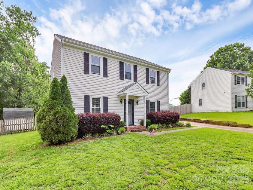 10945 Wiltshire Lane, Charlotte, NC 28262.  MLS# CAR4261143, YatesRealty ID 17448. 