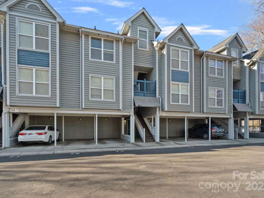 513 Graham Street, Charlotte, NC 28202.  MLS# CAR4255342, YatesRealty ID 17449. Building Exterior