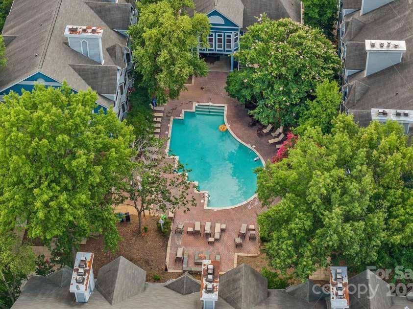 513 Graham Street, Charlotte, NC 28202.  MLS# CAR4255342, YatesRealty ID 17449. Community Pool