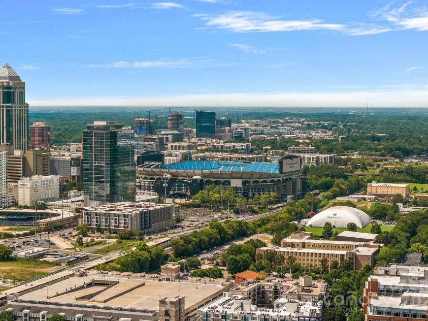 513 Graham Street, Charlotte, NC 28202.  MLS# CAR4255342, YatesRealty ID 17449. Uptown CLT