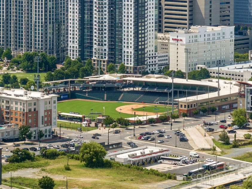 513 Graham Street, Charlotte, NC 28202.  MLS# CAR4255342, YatesRealty ID 17449. Uptown CLT