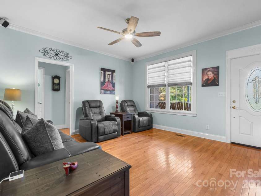 1246 Hillsboro Avenue, Hickory, NC 28602.  MLS# CAR4199854, YatesRealty ID 1745. Check out the door leading into the hallway, you will find bedrooms 2 & 3 located on this wing of the home.