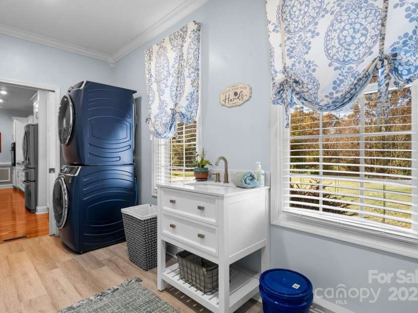 1246 Hillsboro Avenue, Hickory, NC 28602.  MLS# CAR4199854, YatesRealty ID 1745. Oversize laundry room.