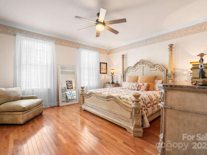 1246 Hillsboro Avenue, Hickory, NC 28602.  MLS# CAR4199854, YatesRealty ID 1745. Oversize Master bedroom