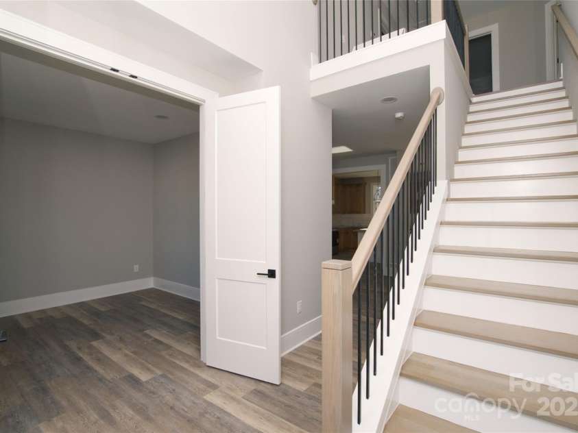 3905 Plainview Road, Charlotte, NC 28208.  MLS# CAR4331843, YatesRealty ID 1745. 