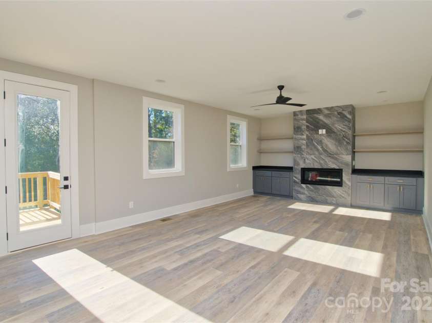 3905 Plainview Road, Charlotte, NC 28208.  MLS# CAR4331843, YatesRealty ID 1745. 