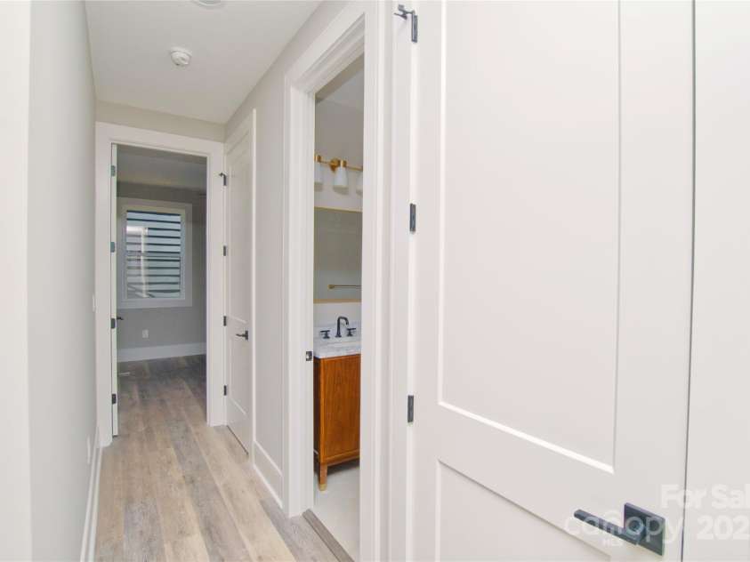 3905 Plainview Road, Charlotte, NC 28208.  MLS# CAR4331843, YatesRealty ID 1745. 