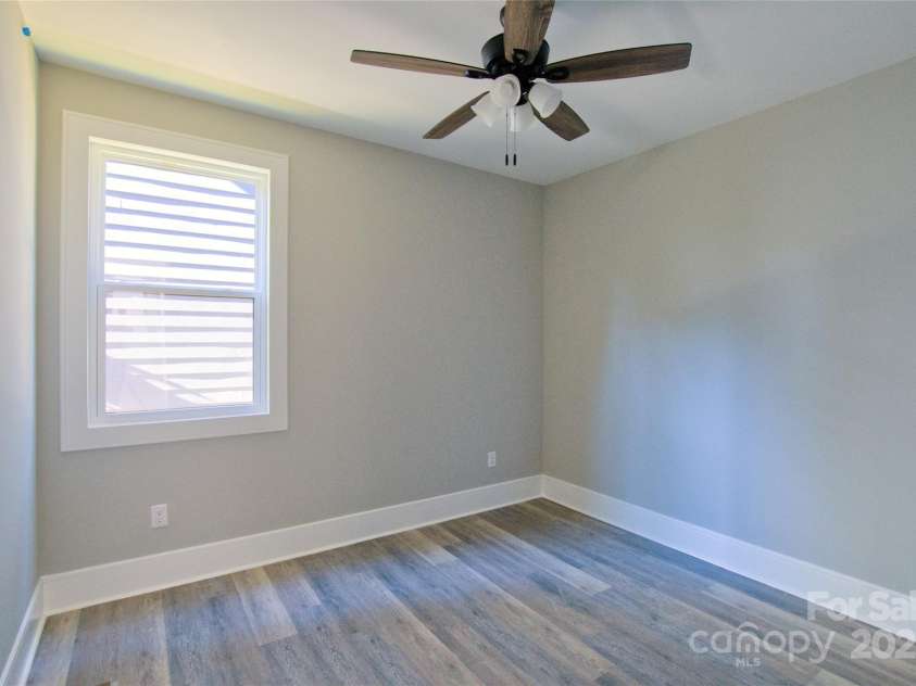 3905 Plainview Road, Charlotte, NC 28208.  MLS# CAR4331843, YatesRealty ID 1745. 