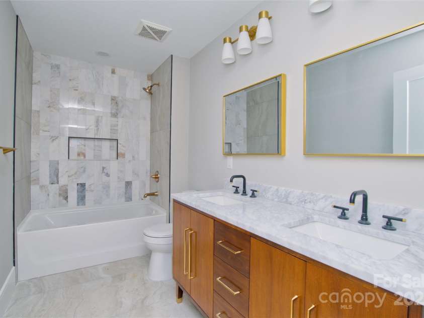 3905 Plainview Road, Charlotte, NC 28208.  MLS# CAR4331843, YatesRealty ID 1745. 