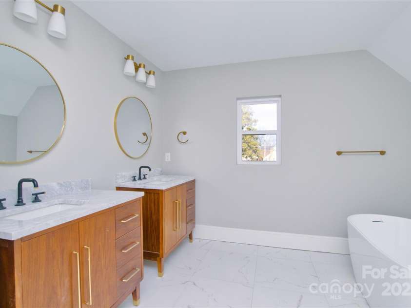 3905 Plainview Road, Charlotte, NC 28208.  MLS# CAR4331843, YatesRealty ID 1745. 