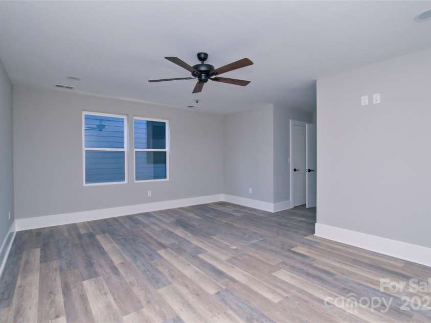 3905 Plainview Road, Charlotte, NC 28208.  MLS# CAR4331843, YatesRealty ID 1745. 