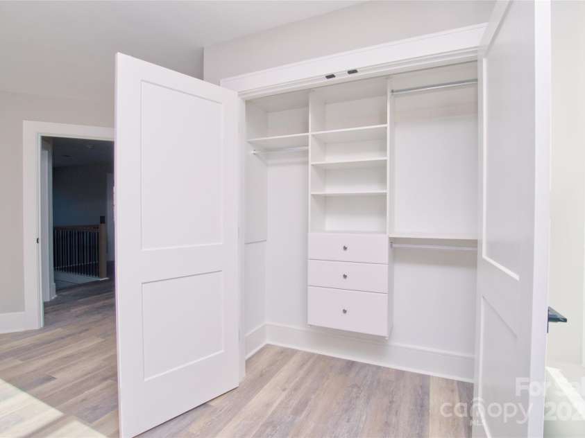 3905 Plainview Road, Charlotte, NC 28208.  MLS# CAR4331843, YatesRealty ID 1745. 