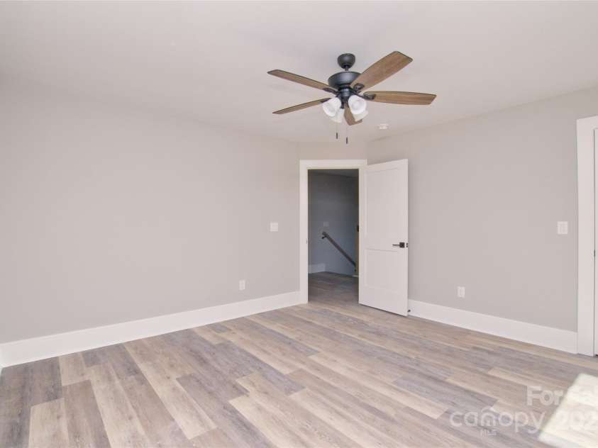 3905 Plainview Road, Charlotte, NC 28208.  MLS# CAR4331843, YatesRealty ID 1745. 