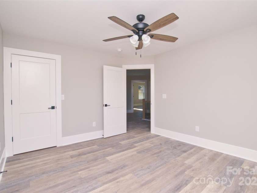 3905 Plainview Road, Charlotte, NC 28208.  MLS# CAR4331843, YatesRealty ID 1745. 