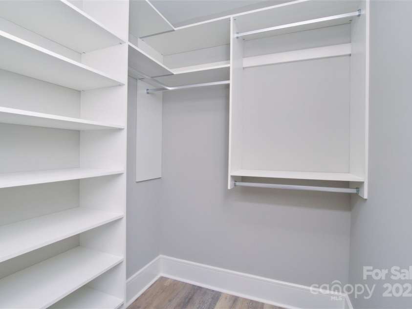 3905 Plainview Road, Charlotte, NC 28208.  MLS# CAR4331843, YatesRealty ID 1745. 