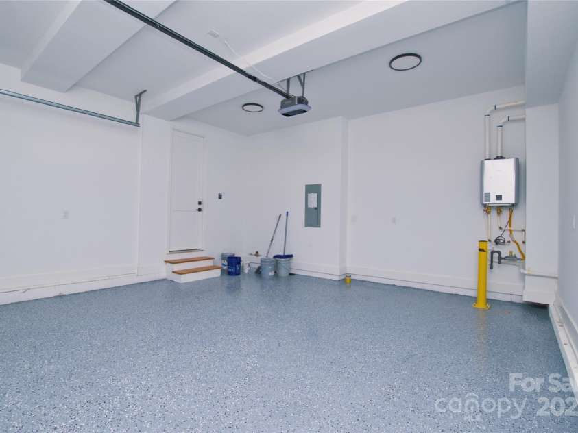 3905 Plainview Road, Charlotte, NC 28208.  MLS# CAR4331843, YatesRealty ID 1745. 