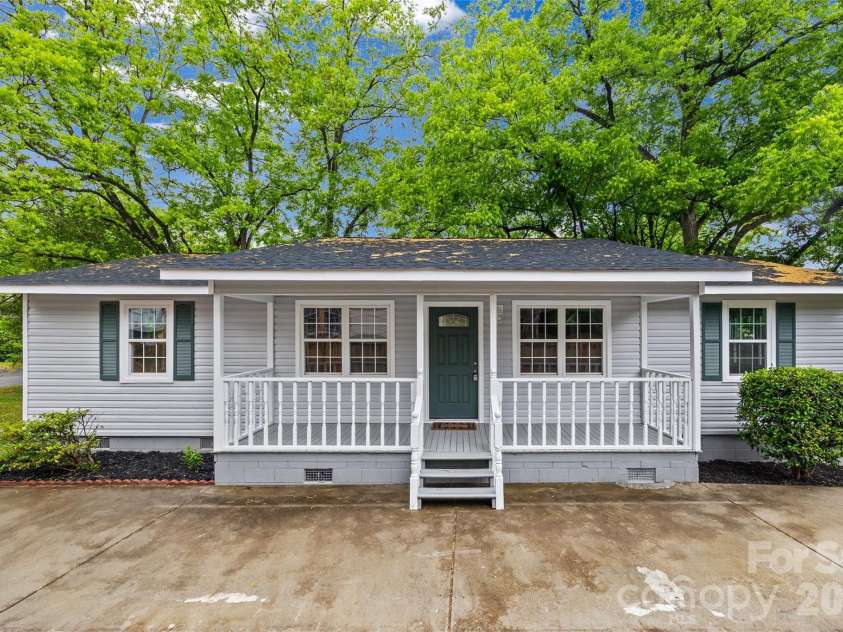 327 Morrow Avenue, Monroe, NC 28112.  MLS# CAR4377086, YatesRealty ID 17451. 