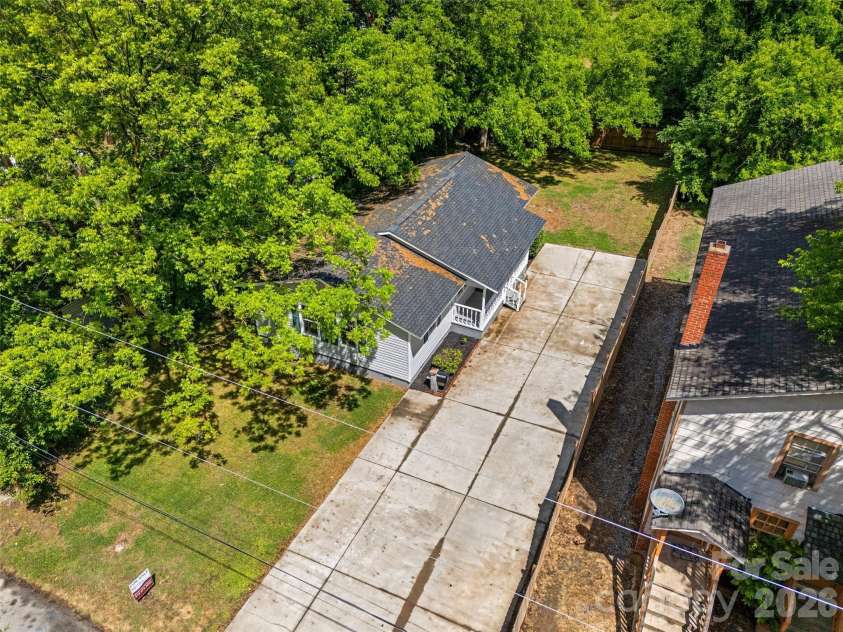 327 Morrow Avenue, Monroe, NC 28112.  MLS# CAR4377086, YatesRealty ID 17451. 