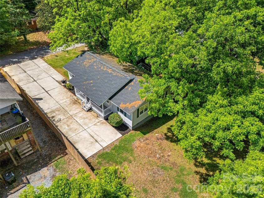 327 Morrow Avenue, Monroe, NC 28112.  MLS# CAR4377086, YatesRealty ID 17451. 