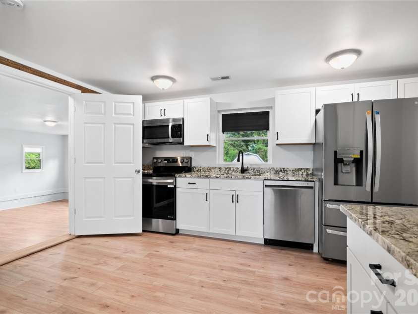 648 Scotts Creek Road, Statesville, NC 28625.  MLS# CAR4377080, YatesRealty ID 17452. 