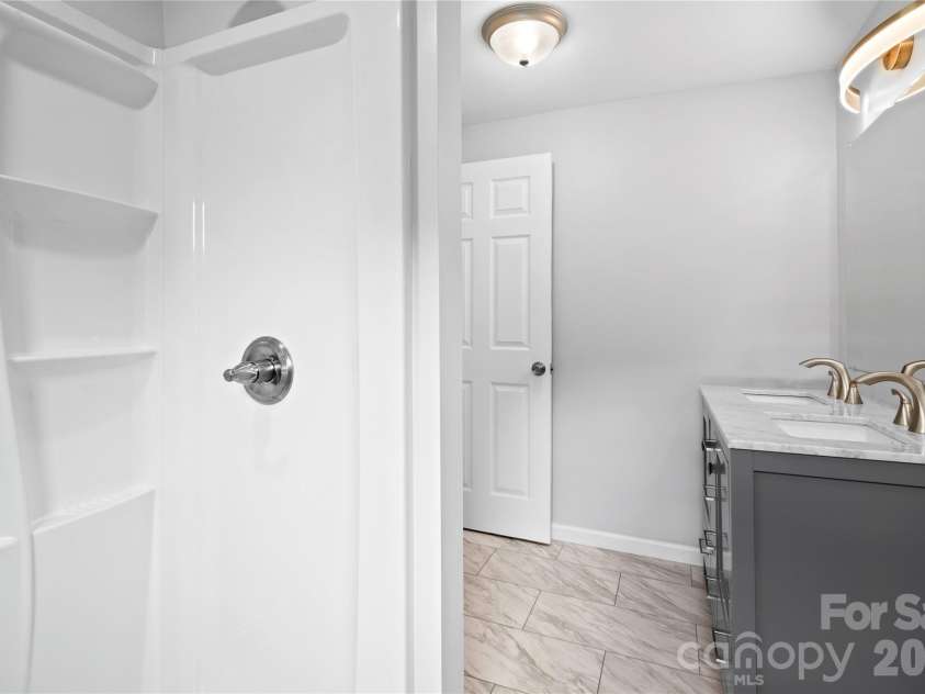 648 Scotts Creek Road, Statesville, NC 28625.  MLS# CAR4377080, YatesRealty ID 17452. 