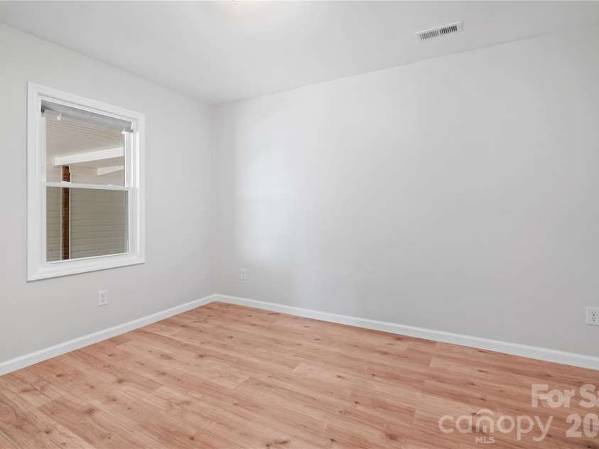 648 Scotts Creek Road, Statesville, NC 28625.  MLS# CAR4377080, YatesRealty ID 17452. 