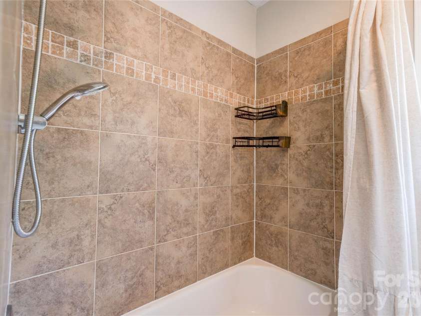 111 Harbor Point Drive, Cherryville, NC 28021.  MLS# CAR4377060, YatesRealty ID 17453. Bathroom 2