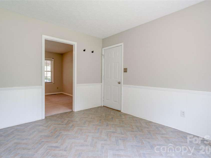 111 Harbor Point Drive, Cherryville, NC 28021.  MLS# CAR4377060, YatesRealty ID 17453. Dining Room