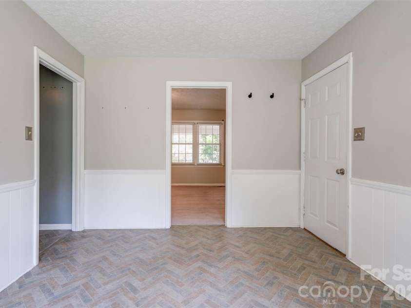 111 Harbor Point Drive, Cherryville, NC 28021.  MLS# CAR4377060, YatesRealty ID 17453. Dining Room