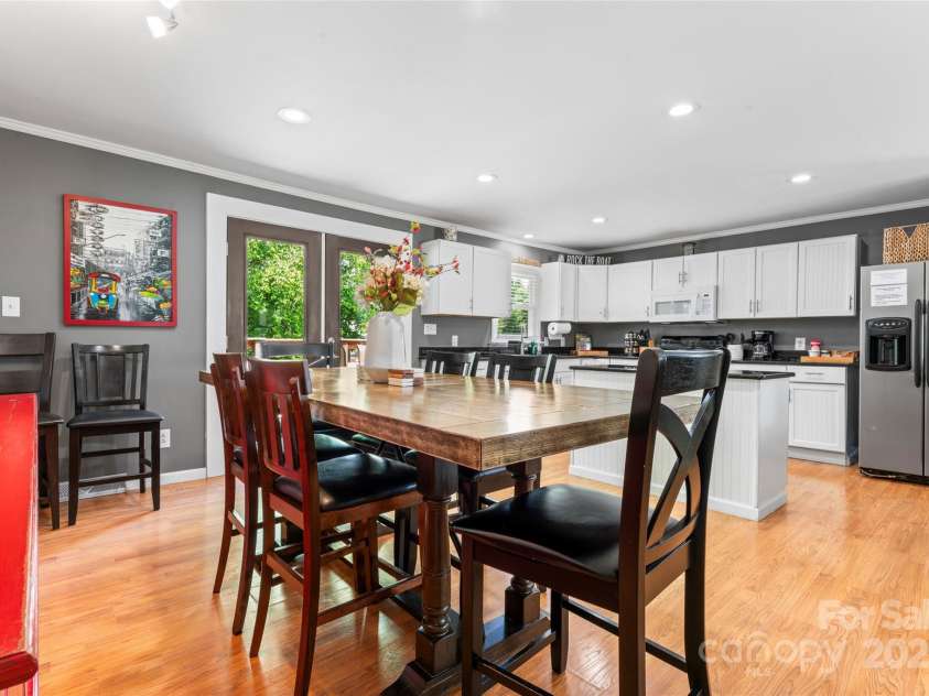 132 Marina Lane, Mooresville, NC 28117.  MLS# CAR4258337, YatesRealty ID 17454. 