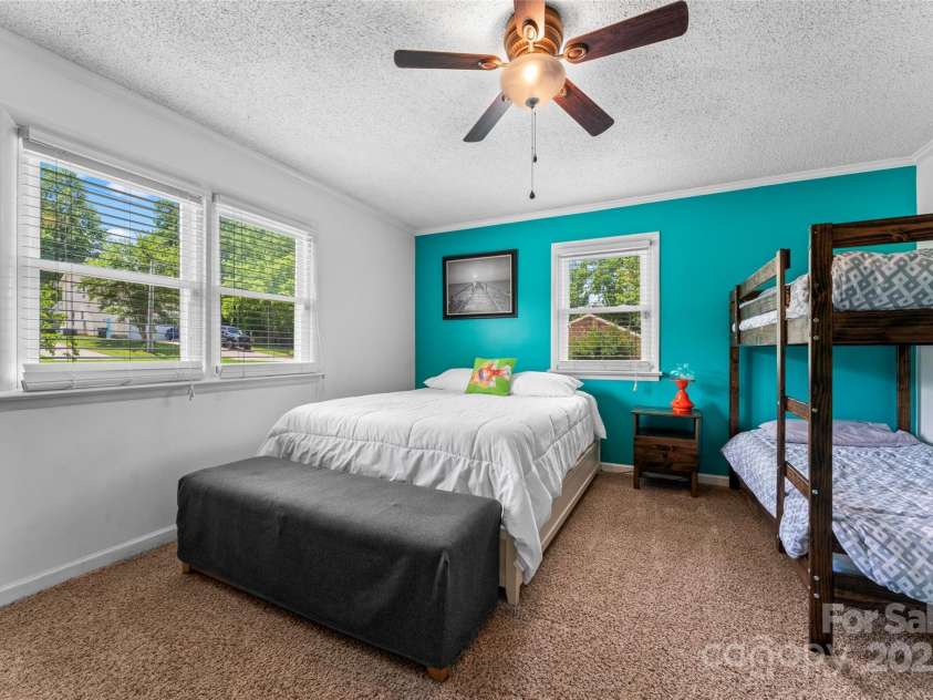 132 Marina Lane, Mooresville, NC 28117.  MLS# CAR4258337, YatesRealty ID 17454. 