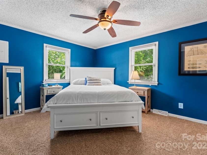 132 Marina Lane, Mooresville, NC 28117.  MLS# CAR4258337, YatesRealty ID 17454. 